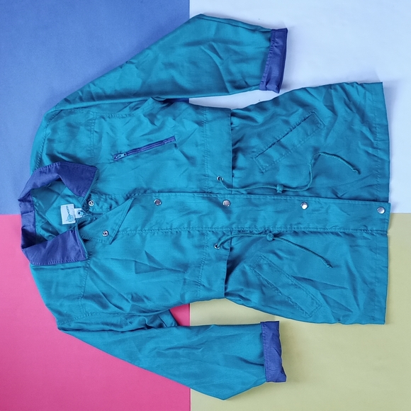 Vintage Jackets & Blazers - Vintage Women’s Exclusive two-tone Long Raincoat